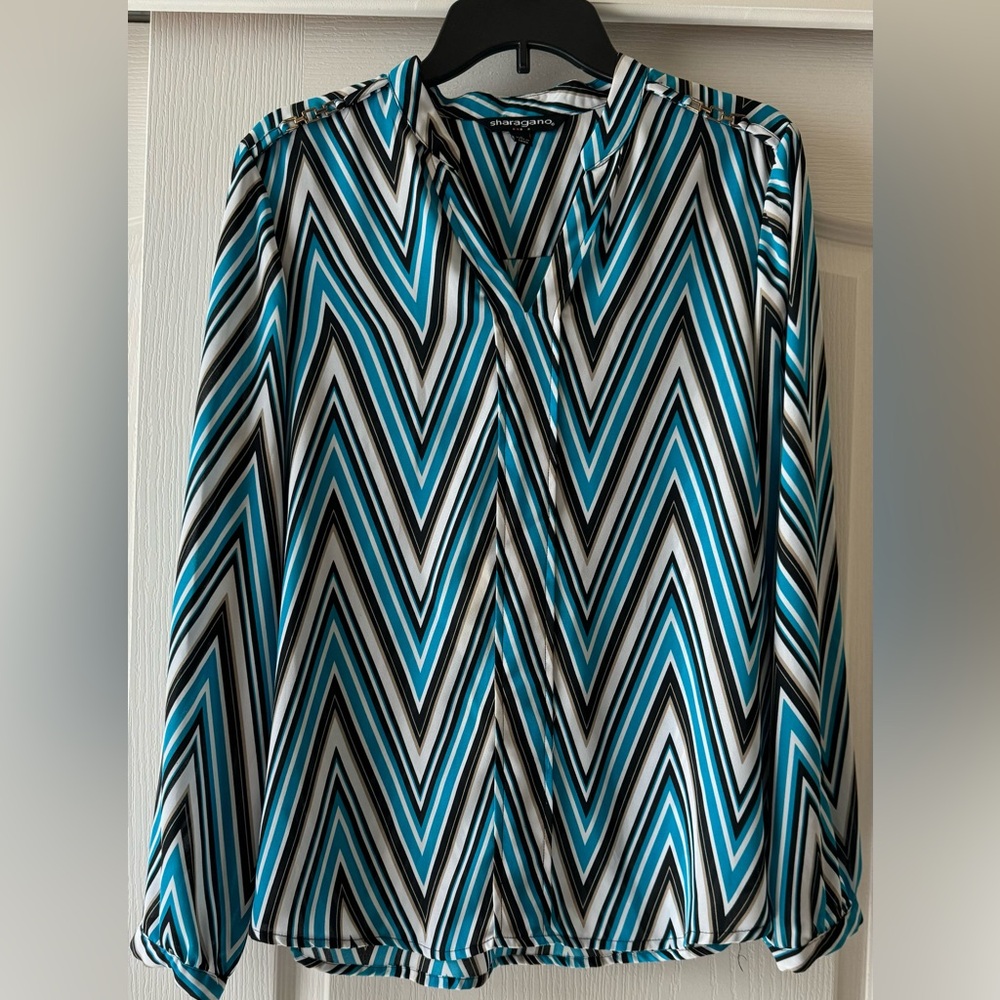 Sharagano Woman's Top Size Large Part of 5 for $40